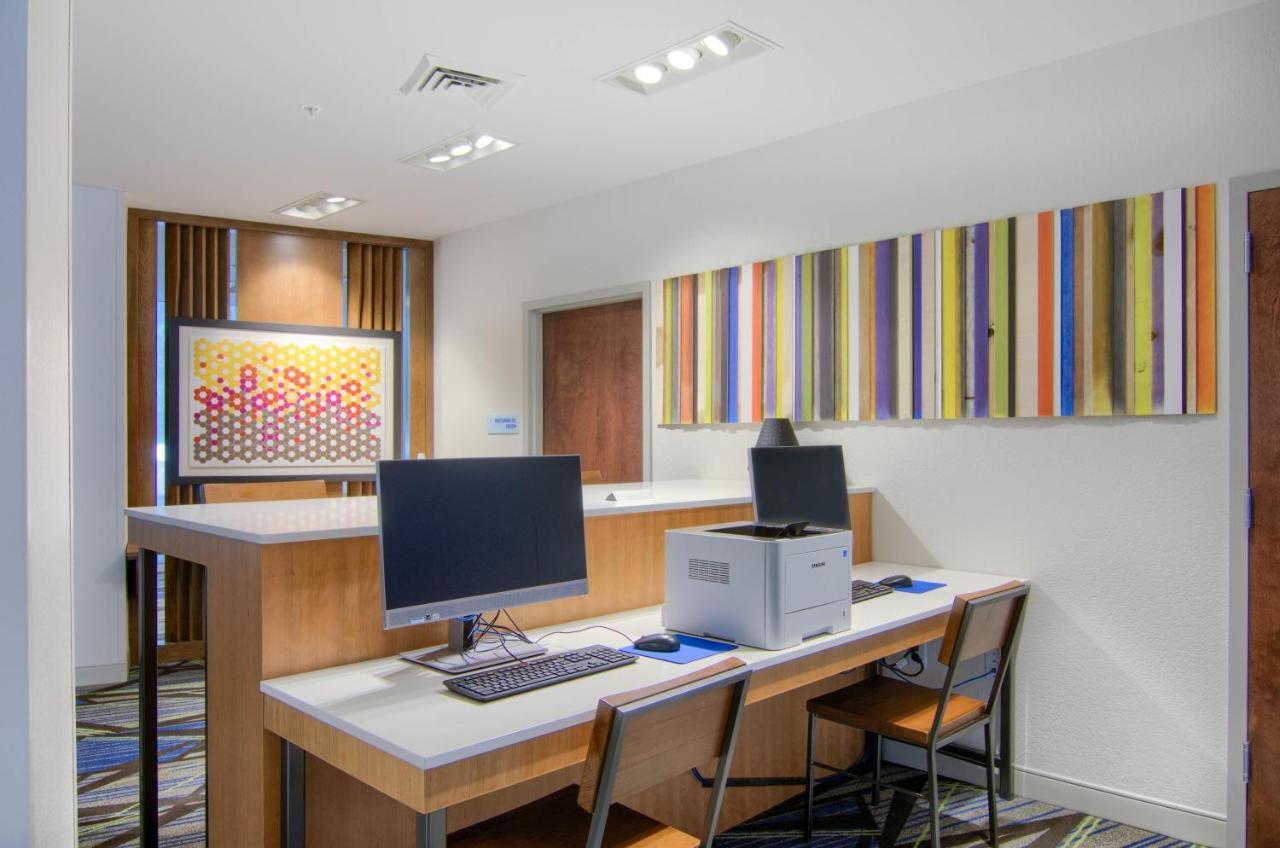 Holiday Inn Express & Suites Mobile - University Area By Ihg Exterior foto